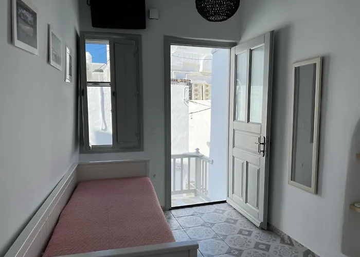 Traditional Myconian Studio In The Heart Of Chora